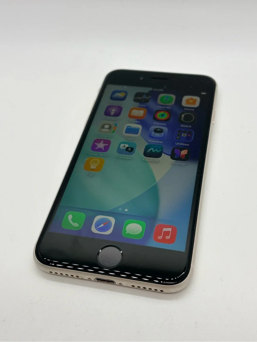 Apple iPhone SE UNLOCKED 64 GB WHITE GREAT CONDITION